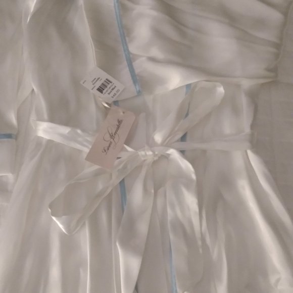 Linear Donatella Bridal robe - Picture 1 of 8